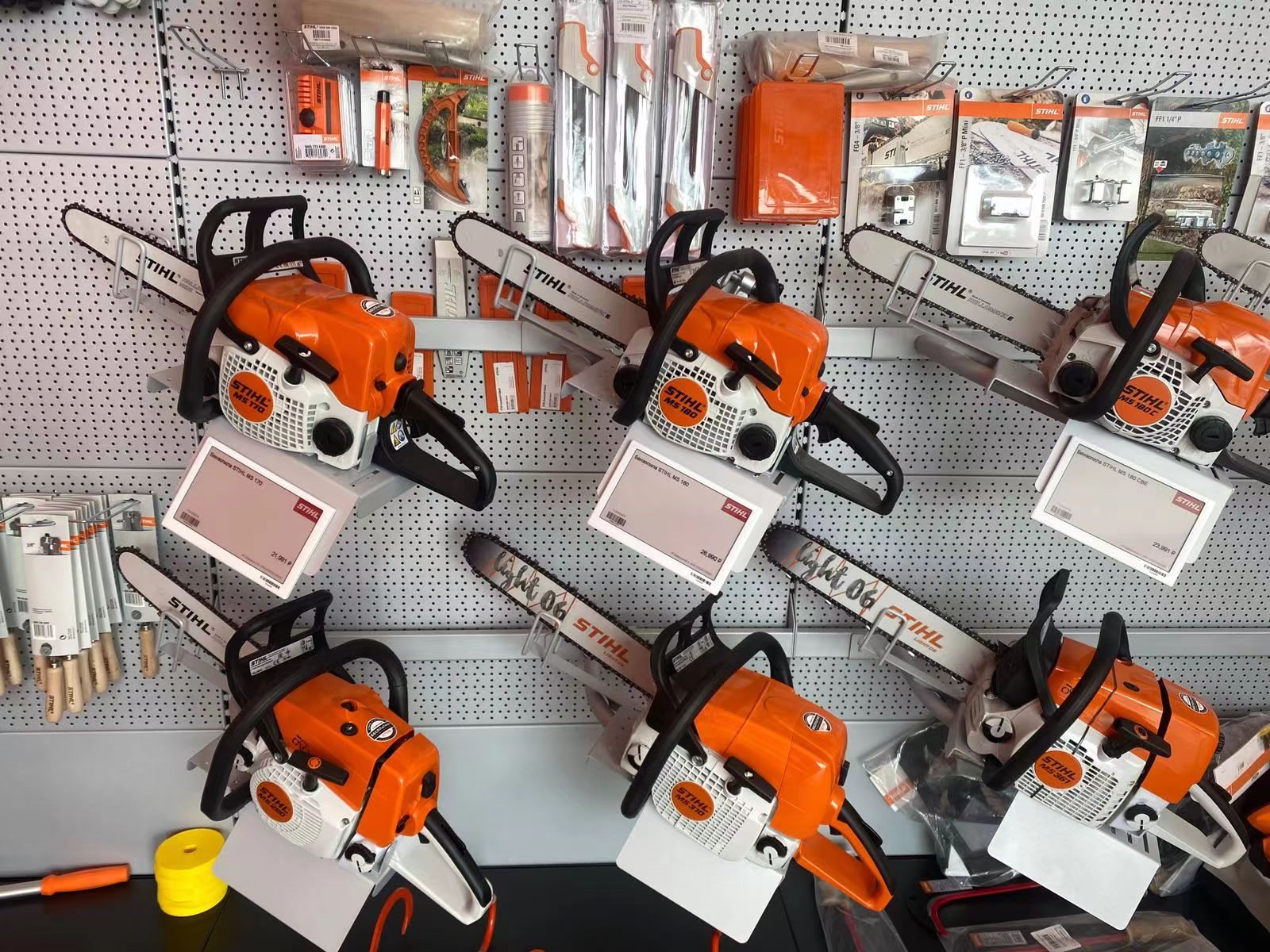 DIY tools store using electronic shelf labels