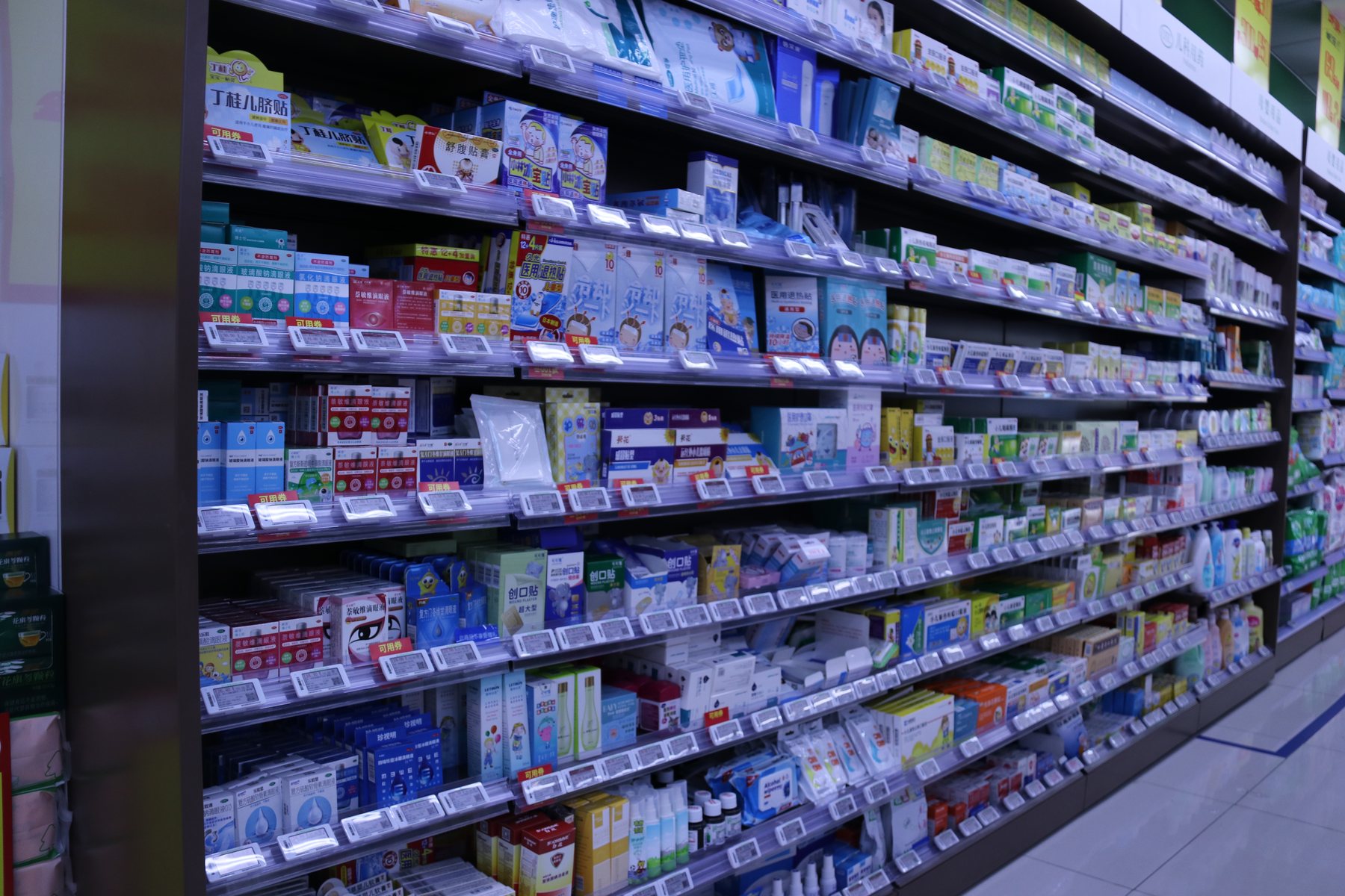 Pharmacy shelves using electronic shelf labels