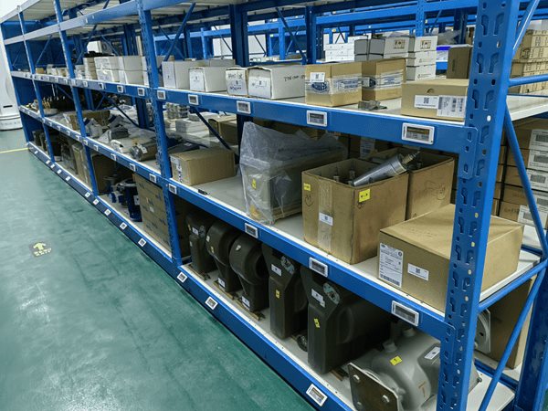Warehouse rack using digital shelf labels