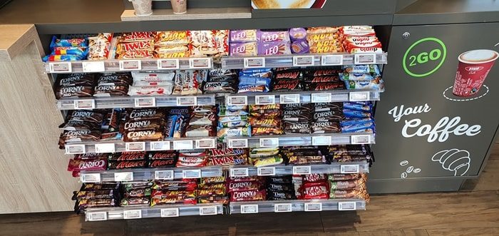 Convenience store snack shelf with electronic labels