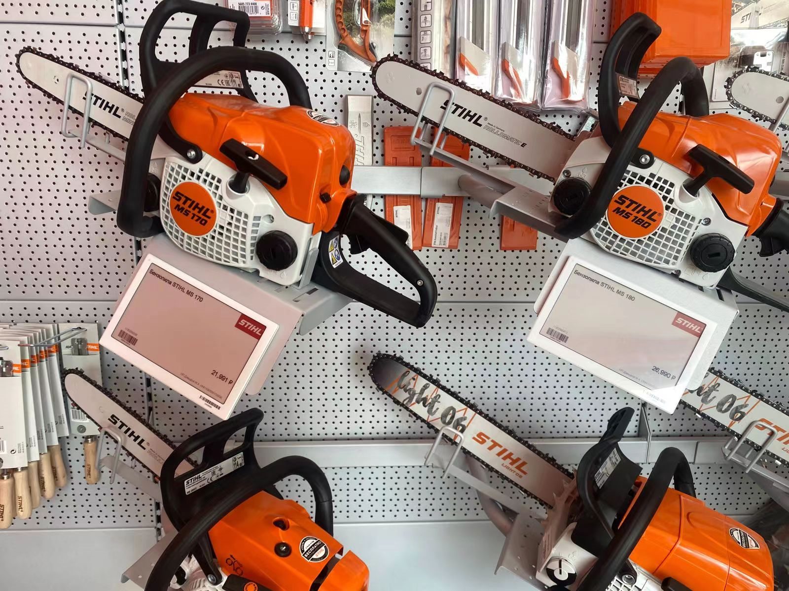 DIY power tools display using electronic labels